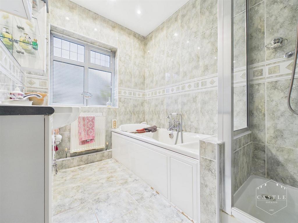 Family bathroom