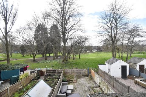 2 bedroom end of terrace house for sale, Dogford Road, Royton, Oldham, Greater Manchester, OL2