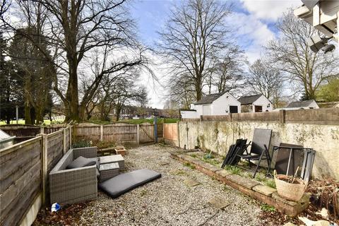 2 bedroom end of terrace house for sale, Dogford Road, Royton, Oldham, Greater Manchester, OL2