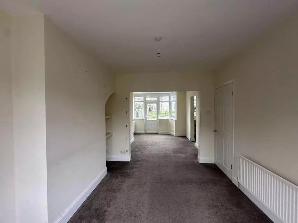 3 bedroom semi-detached house for sale - Photo 11
