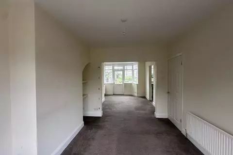 3 bedroom semi-detached house for sale - Photo 10