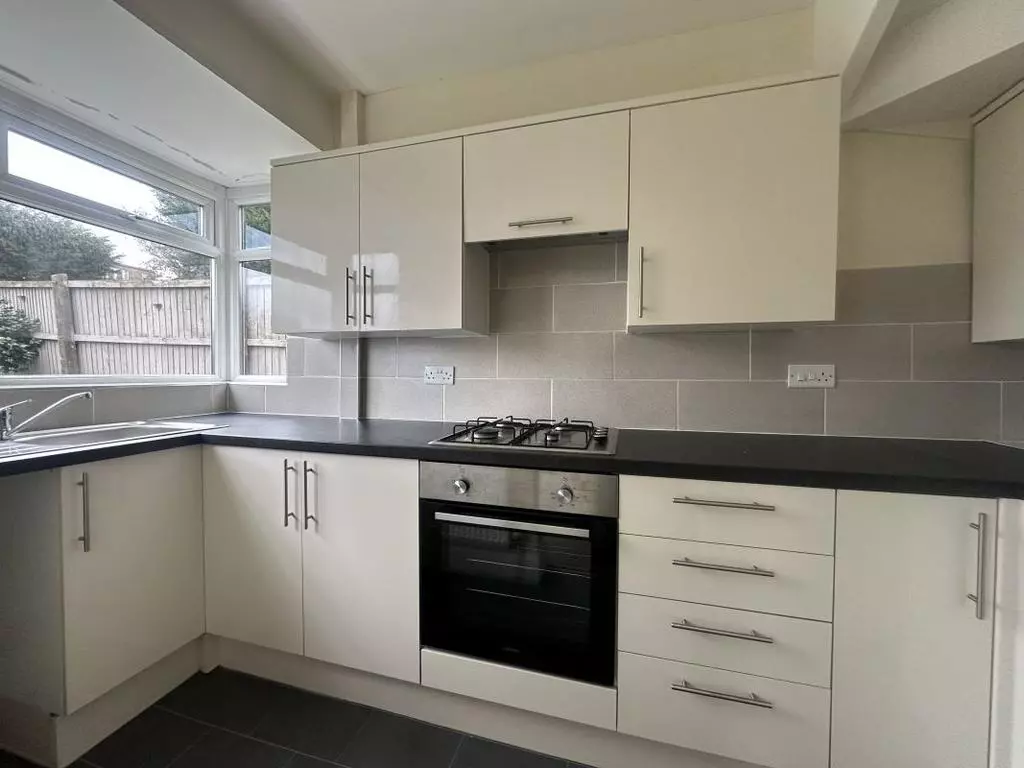 3 bedroom semi-detached house for sale - Photo 17