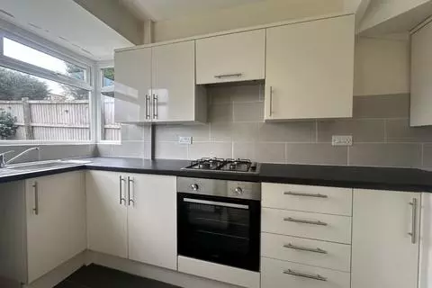 3 bedroom semi-detached house for sale - Photo 16