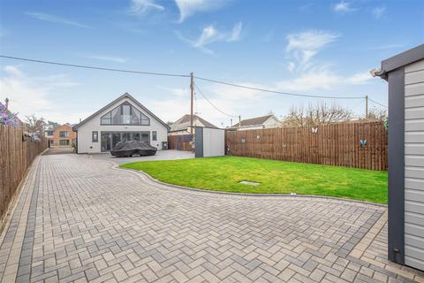 4 bedroom detached bungalow for sale, Mildenhall Road, Fordham CB7