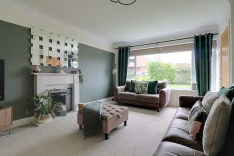 3 bedroom semi-detached house for sale, Clumber Drive, Gomersal, Cleckheaton, West Yorkshire, BD19