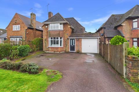4 bedroom detached house for sale, Holtspur Close, Beaconsfield, Buckinghamshire, HP9