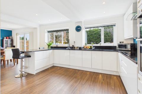 4 bedroom detached house for sale, Holtspur Close, Beaconsfield, Buckinghamshire, HP9