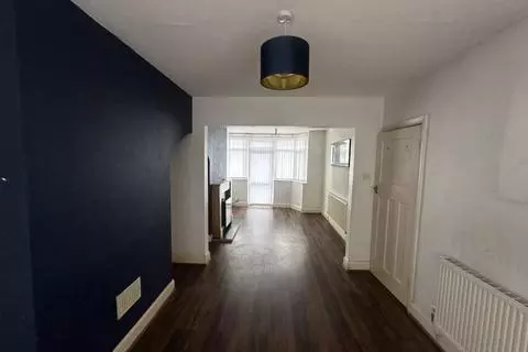 3 bedroom semi-detached house for sale - Photo 10