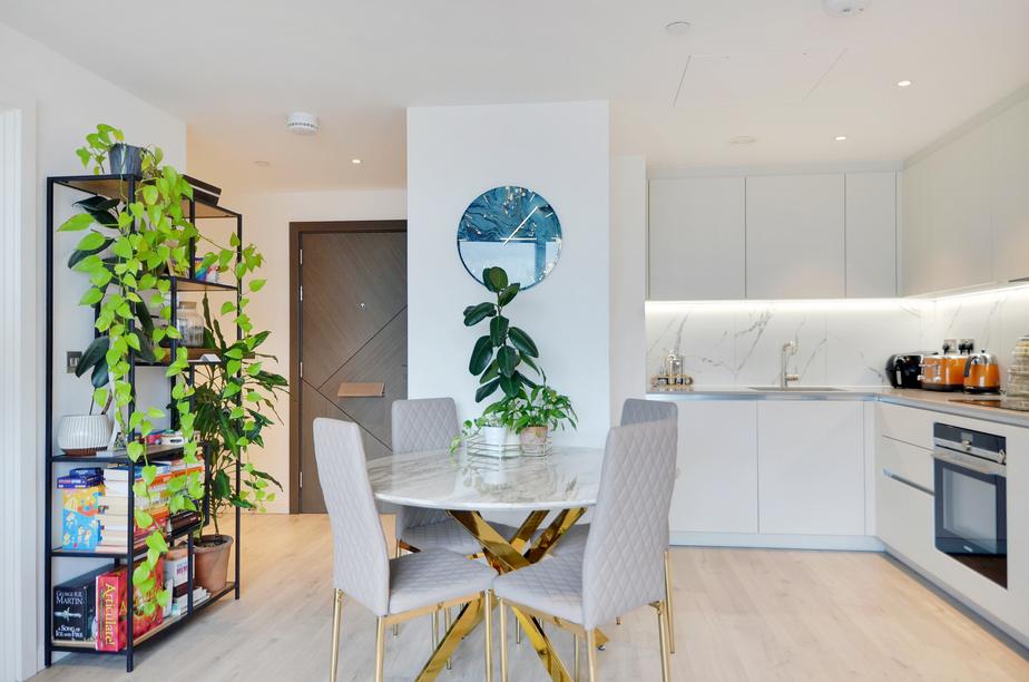 Kitchen Dining Area.jpg