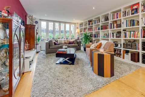 Cromwell Avenue, Highgate, London, N6