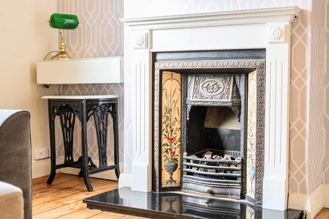 1 bedroom apartment for sale, Reverdy Road, London