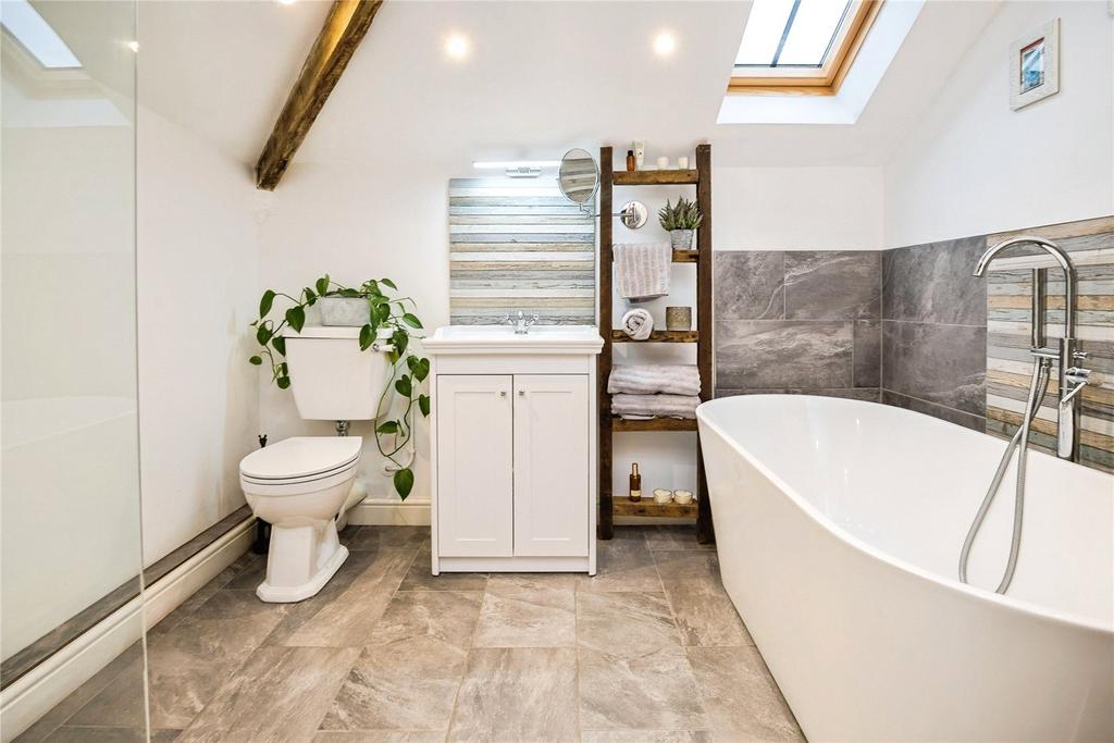 Bath/Shower Room