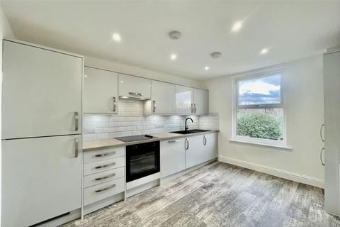 3 bedroom flat to rent, Gap Road, London SW19