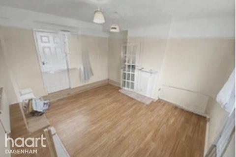 4 bedroom terraced house to rent, Crescent Road, DAGENHAM