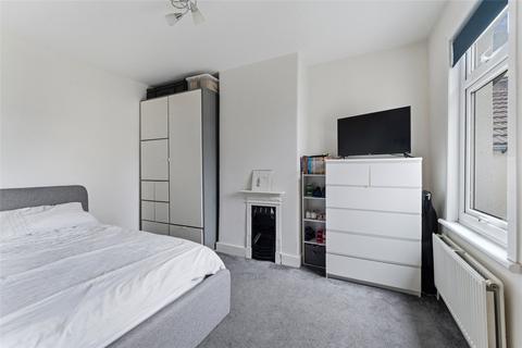 3 bedroom terraced house for sale, Kings Avenue, Hertfordshire WD18