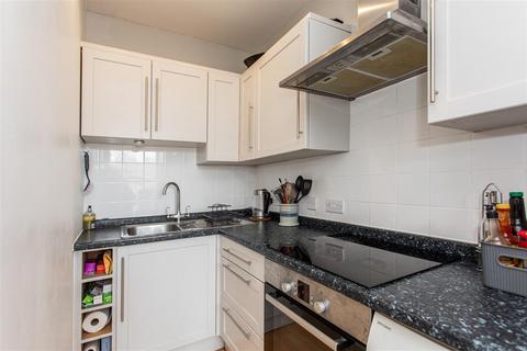 2 bedroom flat for sale, Tredegar Square, Mile End, E3