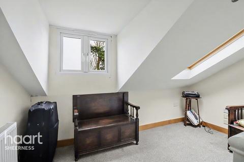 2 bedroom detached bungalow for sale, Shurland Avenue, Leysdown