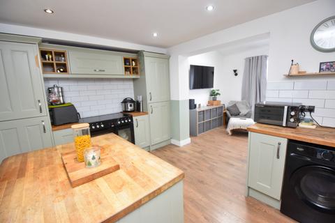 3 bedroom end of terrace house for sale, Welwyn Close, Davyhulme, M41