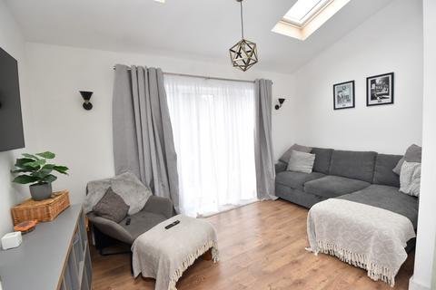 3 bedroom end of terrace house for sale, Welwyn Close, Davyhulme, M41
