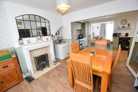 3 bedroom end of terrace house for sale, Welwyn Close, Davyhulme, M41