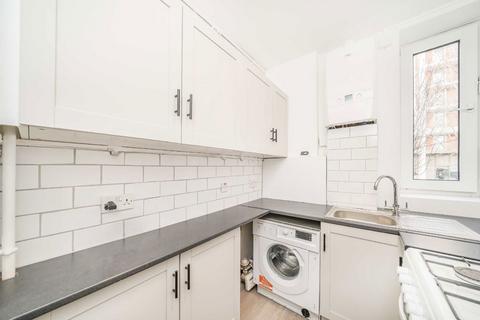 2 bedroom flat to rent, York Road, London SW11