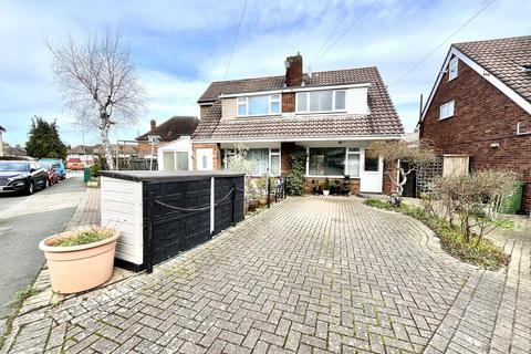 Cricketers Close, Chessington, Surrey. KT9 1NL