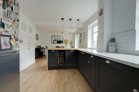 3 bedroom terraced house for sale, Foxglove Close, Burgess Hill, RH15