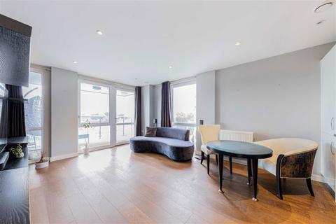 2 bedroom flat to rent, High Street, Brentford TW8