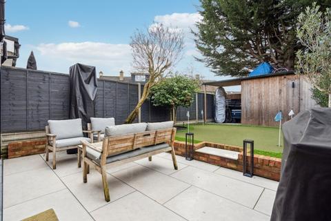 3 bedroom terraced house for sale, Ashridge Drive, South Oxhey, Watford, WD19