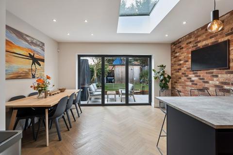 3 bedroom terraced house for sale, Ashridge Drive, South Oxhey, Watford, WD19