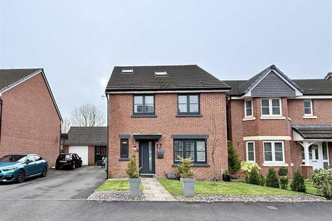 Maes Y Ffion, Aberdare CF44