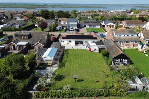 4 bedroom detached bungalow for sale, West Avenue, Mayland