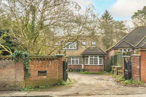 Brooklands Road, Weybridge KT13