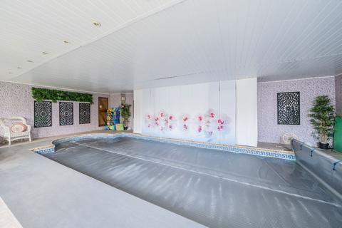 6 bedroom detached house for sale, Brooklands Road, Weybridge KT13