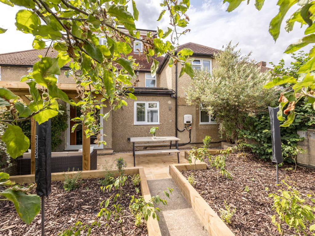 House in Oxford, Temple Cowley, Cowley - More