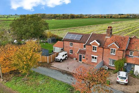 4 bedroom cottage for sale, King Row, Shipdham, Thetford