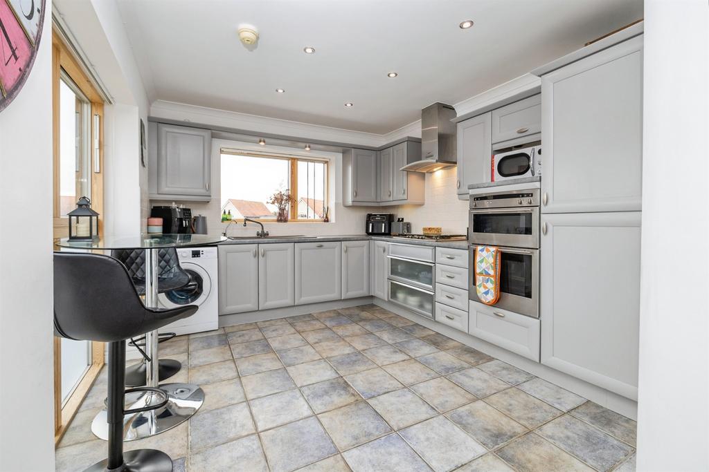 Kitchen / Breakfast Room