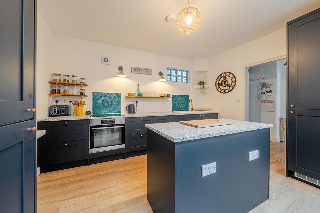 Kitchen / Breakfast Room