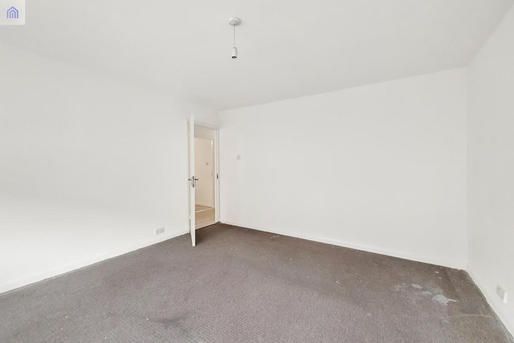 4 Main Bedroom-1.jpg