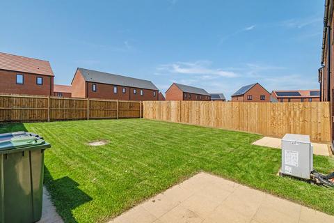 3 bedroom semi-detached house for sale, Eastwood, Bradwell, Great Yarmouth