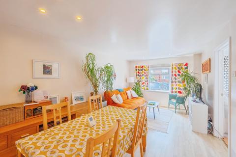 2 bedroom ground floor flat for sale, Kirtleton Avenue, Weymouth