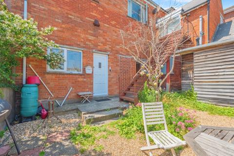 2 bedroom ground floor flat for sale, Kirtleton Avenue, Weymouth