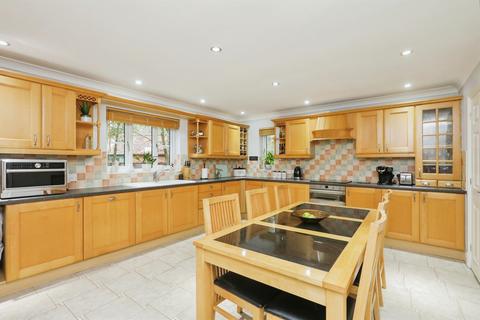 4 bedroom detached house for sale, Priors Grove, Yaxham, Dereham