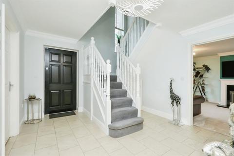 4 bedroom detached house for sale, Priors Grove, Yaxham, Dereham