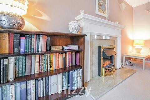 4 bedroom detached house for sale, Edwin Panks Road, Hadleigh IP7