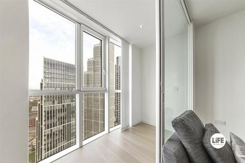 1 bedroom flat for sale, Sky Gardens, London SW8