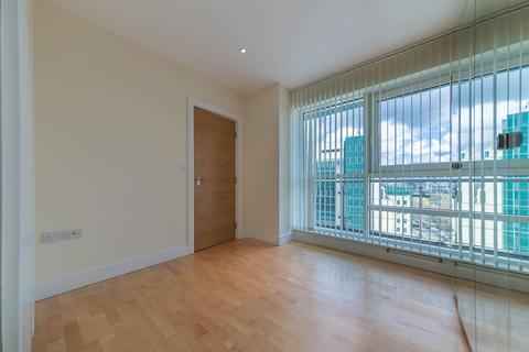 2 bedroom flat to rent, Anchor House, London SW8