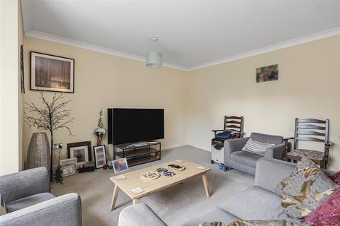 3 bedroom apartment for sale, Long Road, Cambridge CB2