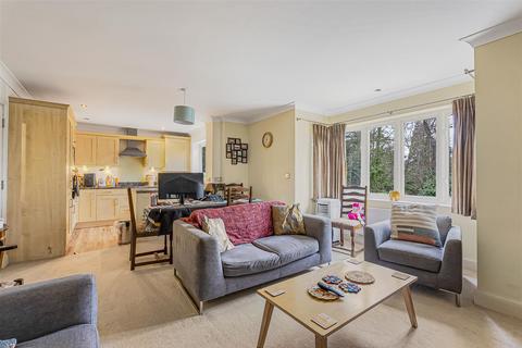 3 bedroom apartment for sale, Long Road, Cambridge CB2
