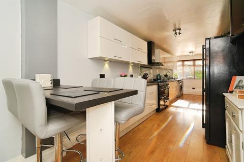 undefined, Ashleigh Avenue, Wakefield